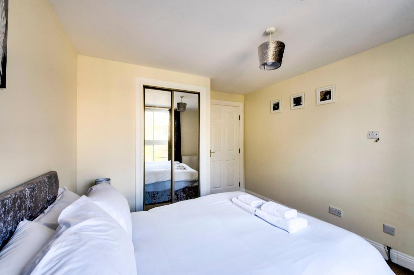 Guestready - Nice 3Bdr Apart W/ Private Parking เอดินบะระ ภายนอก รูปภาพ